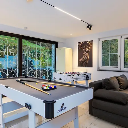 Waldklang Panorama - Eingezaeunt - Aussen-sauna - T-fussball - Billard - Hunde Willkommen *