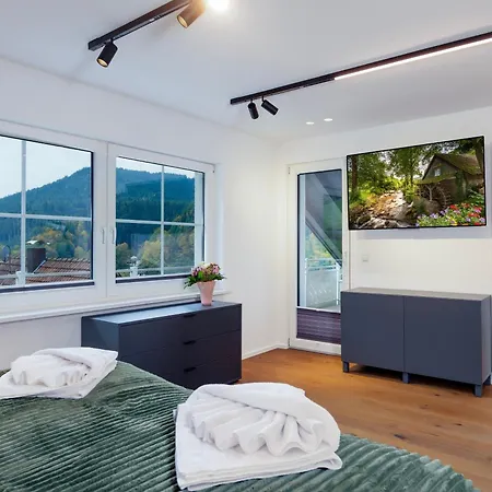 Waldklang Panorama - Eingezäunt - Sauna Geplant - Stylish Ferienhaus Alpirsbach